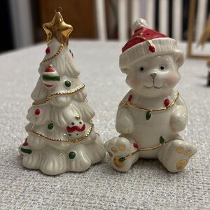Lenox Ornaments, "Very Merry Christmas" porcelain ornaments set of two